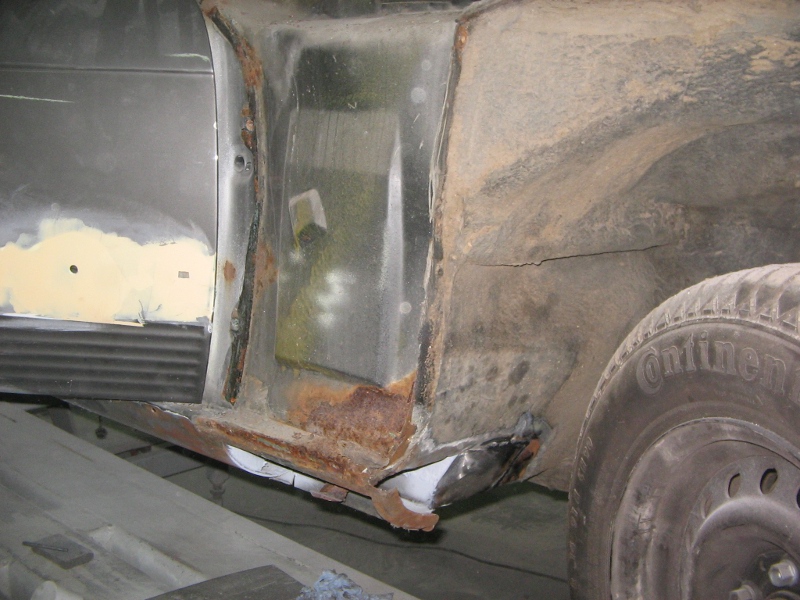 Mercedes W107 4
