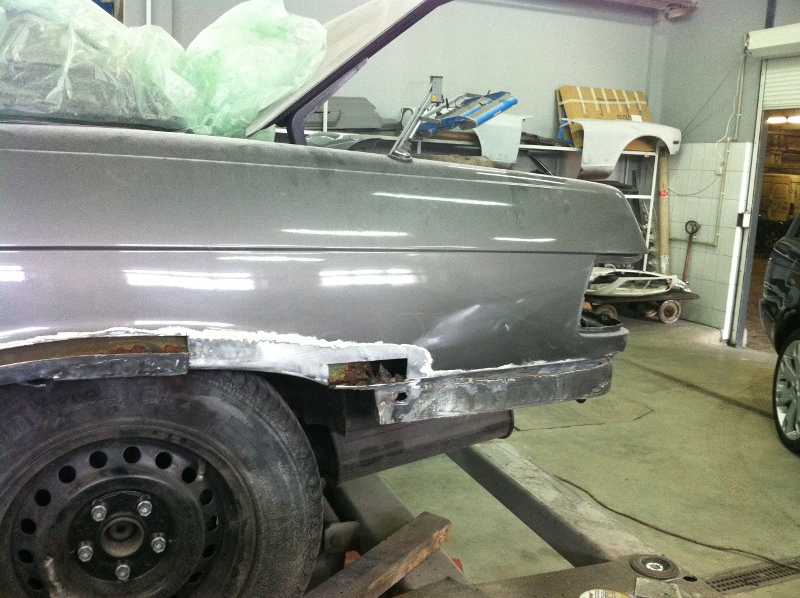 Mercedes W107 17